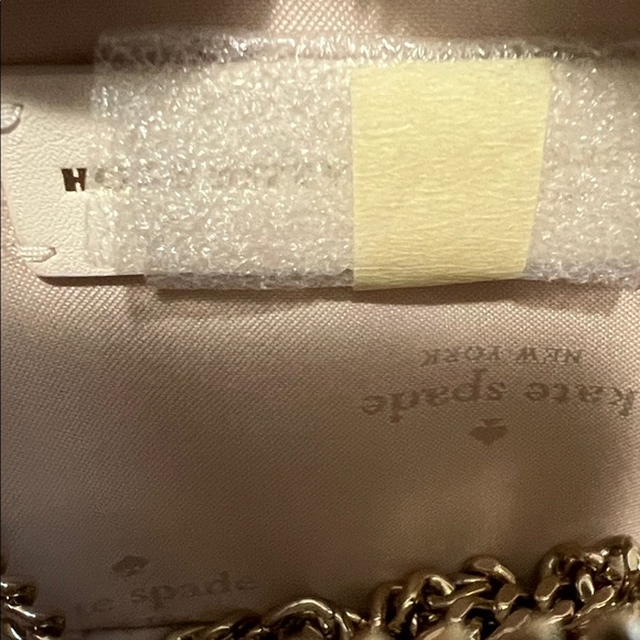 Sanrio x Kate Spade Hello Kitty Crossbody Bag - Picture 11 of 13